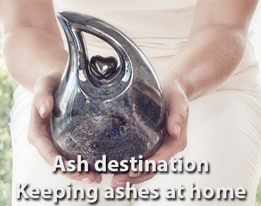Keeping cremation ashes at home in a personal memorial place