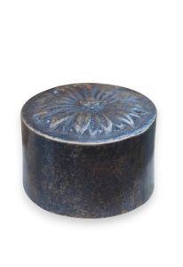 Cremation ashes keepsake urn with marguerite