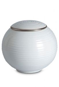 Porcelain urn for ashes 'Sfera' - Platinum-colored edge