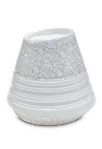 Porcelain urn for ashes 'Maya' | Matte platinum-colored leaves