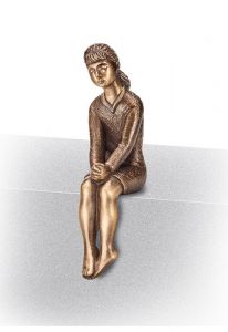Grave Sculpture 'Sitting Girl' – Grave Decoration – 3D, freestanding, dowel on the bottom