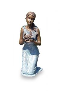Grave sculpture tombstone