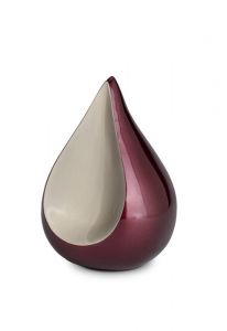 Teardrop keepsake urn